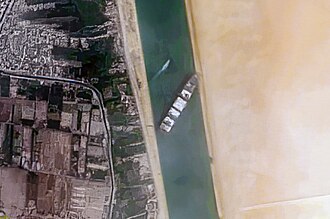 El Ever Given visto desde el espacio por el satélite Sentinel-2 de la Agencia Espacial Europea
