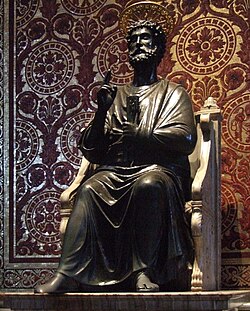 Estatua de San Pedro en la basílica vaticana