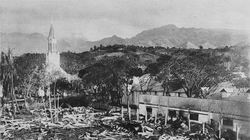 Destrozos tras el bombardeo