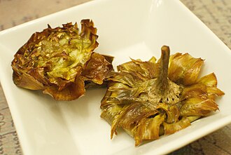 Plato de alcauciles a la judía fritos dorados