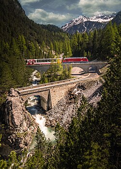 El Glacier Express en la línea del Albula