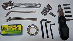 Herramientas básicas para reparación de bicicletas