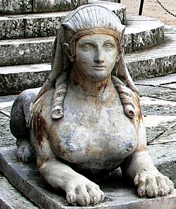 Estatua de una esfinge