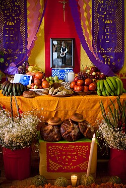 Altar tradicional de día de muertos en México