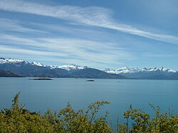 Vista del Lago General Carrera desde la Carretera Austral