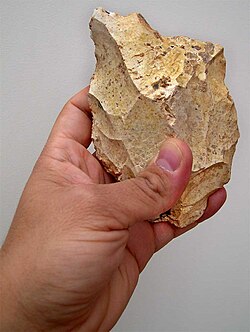 Hendidor de piedra tallada paleolítico