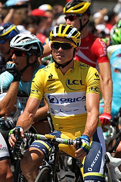 Simon Gerrans con el maillot de líder