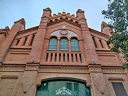 Fachada del Mercado de Sants