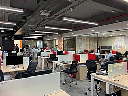 Espacio interior de una oficina tecnológica