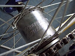 Buje Sturmey-Archer AW de tres velocidades
