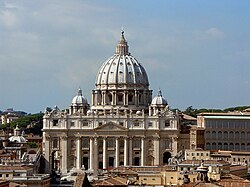 Vista de la cúpula de la Basílica de San Pedro en Roma