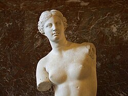 Detalle arquitectónico del Palacio del Louvre