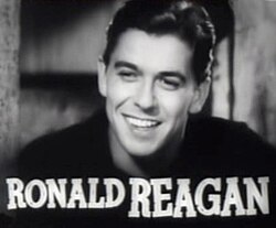 Ronald Reagan actuando en Cowboy from Brooklyn en 1938