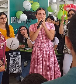 Chica peruana de ascendencia alemana en Lima