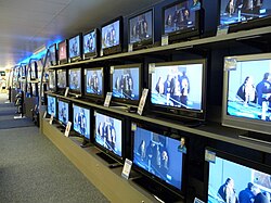 Televisor moderno de pantalla plana.