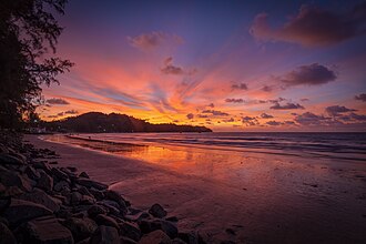 Atardecer en una playa de Phuket