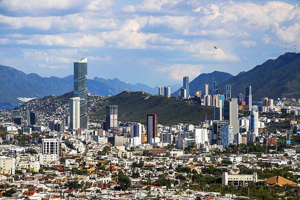 Infraestructura industrial y urbana de Monterrey