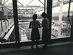 Fotografía del interior del Centro Georges Pompidou tomada en 1986