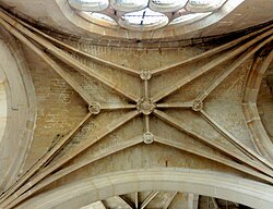 Bóveda de terceletes en la iglesia de la Nativité de la Vierge, de Mesnil-Aubry