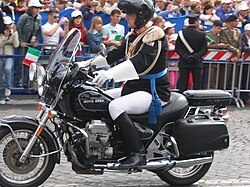 Corazziere en Moto Guzzi California 1100