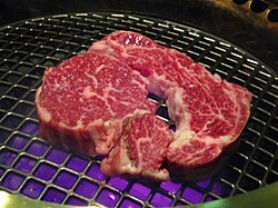 Pieza de carne de vacuno con infiltración de grasa