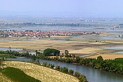 Panorámica de los arrozales en Vercelli y las colinas de Monferrato