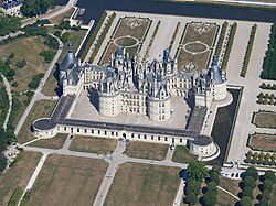 Vista aérea del Castillo de Chambord y sus terrenos circundantes
