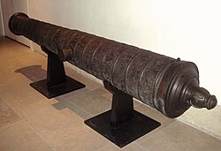 Cañón otomano ornamental confiscado en Argel en 1830