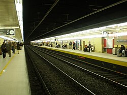Andenes y vías de la estación de cercanías
