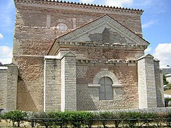 Vista del Baptisterio de San Juan en Poitiers.