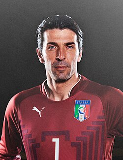 Gianluigi Buffon con la indumentaria oficial de la selección italiana