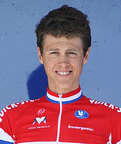 Niki Terpstra compitiendo en una carrera ciclista
