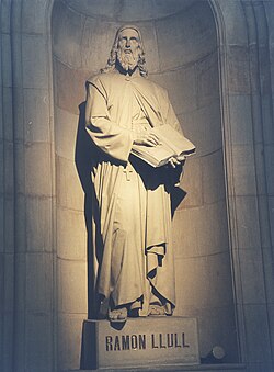 Estatua de Ramon Llull en Barcelona