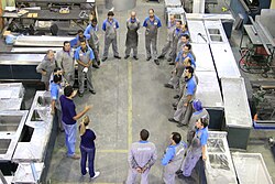 Equipo de trabajo en una acería ubicada en Río de Janeiro, Brasil