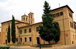 Fachada del monasterio de Santa Cruz de Sahagún