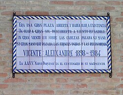 Azulejo en la plaza Vicente Aleixandre, Sevilla