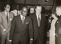 Sédar Senghor junto al expresidente venezolano Rafael Caldera en Roma, 1979.