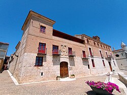 Fachada de las Casas del Tratado en Tordesillas.