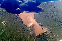 Río de la Plata entre Argentina y Uruguay