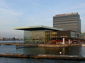 Vista exterior del Muziekgebouw aan 't IJ
