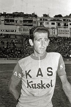 Eusebio Vélez de Mendizábal en su etapa como figura del ciclismo profesional español.