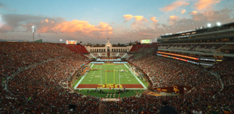 Vista general y detalles arquitectónicos del Los Angeles Memorial Coliseum
