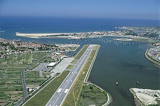 Vista general de las instalaciones y el entorno aeroportuario