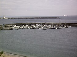 Puerto recreativo junto a la playa Vasco da Gama