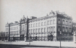 Fachada este del palacio antes de la remodelación de 1913