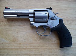 Smith & Wesson modelo 10, revólver de fabricación estadounidense.