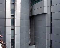Edificio de acero y paneles en Corea