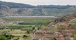 Tren de alta velocidad a su paso por el municipio