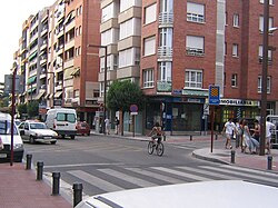 Ciclista urbana en Guadalajara, España