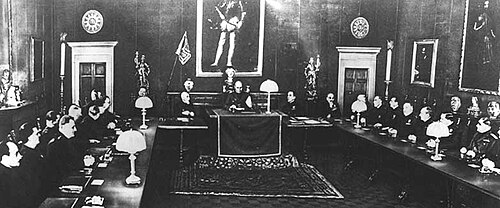 Proclamación oficial del Imperio en el Palazzo Venezia en Roma.